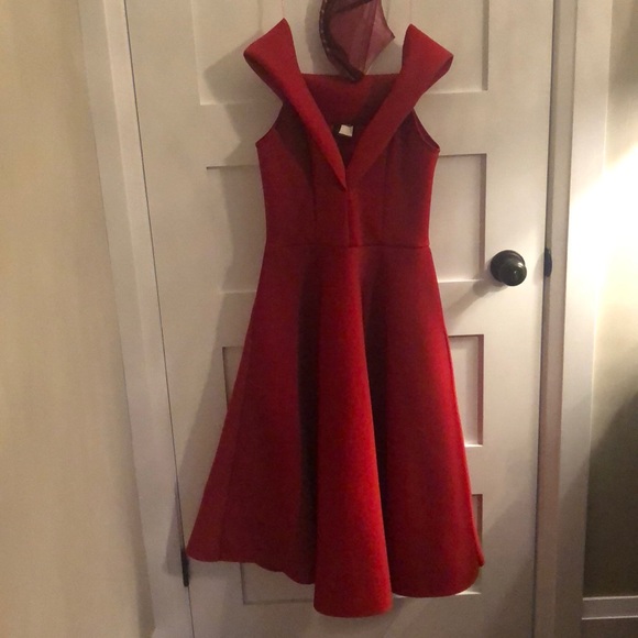 Red dress - Picture 2 of 6